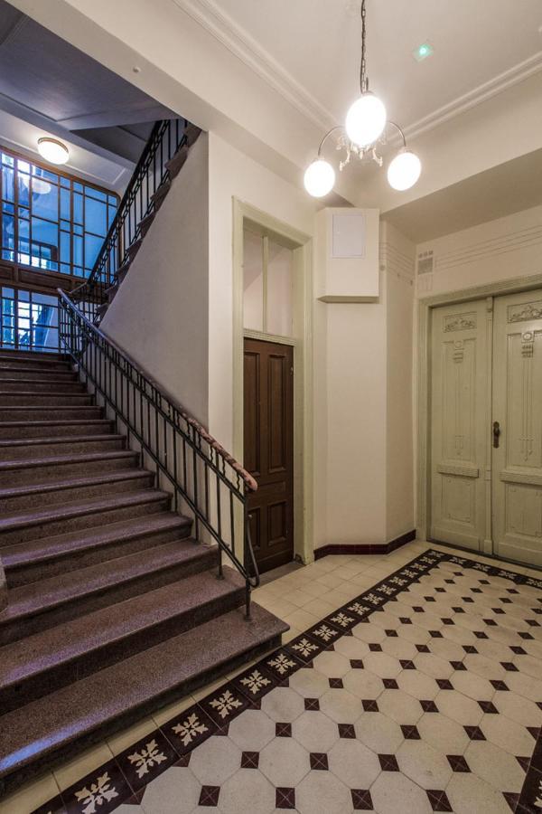 Apartament Grey Pearl Downtown Apartment Варшава Екстериор снимка
