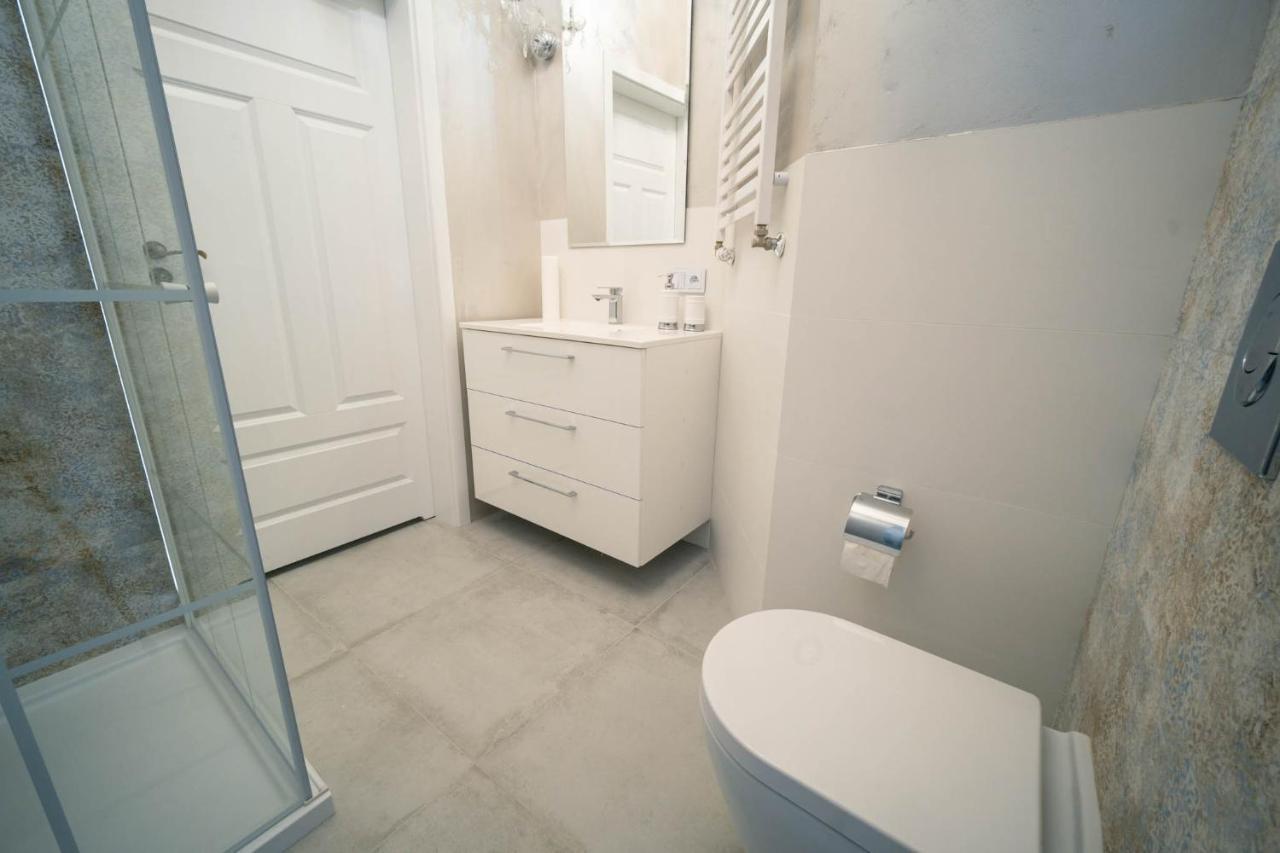 Apartament Grey Pearl Downtown Apartment Варшава Екстериор снимка